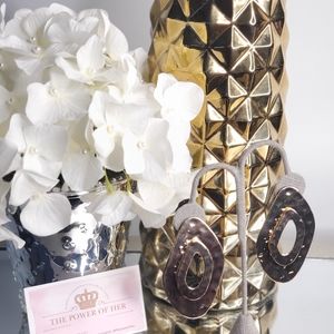 Add texture to your outfit